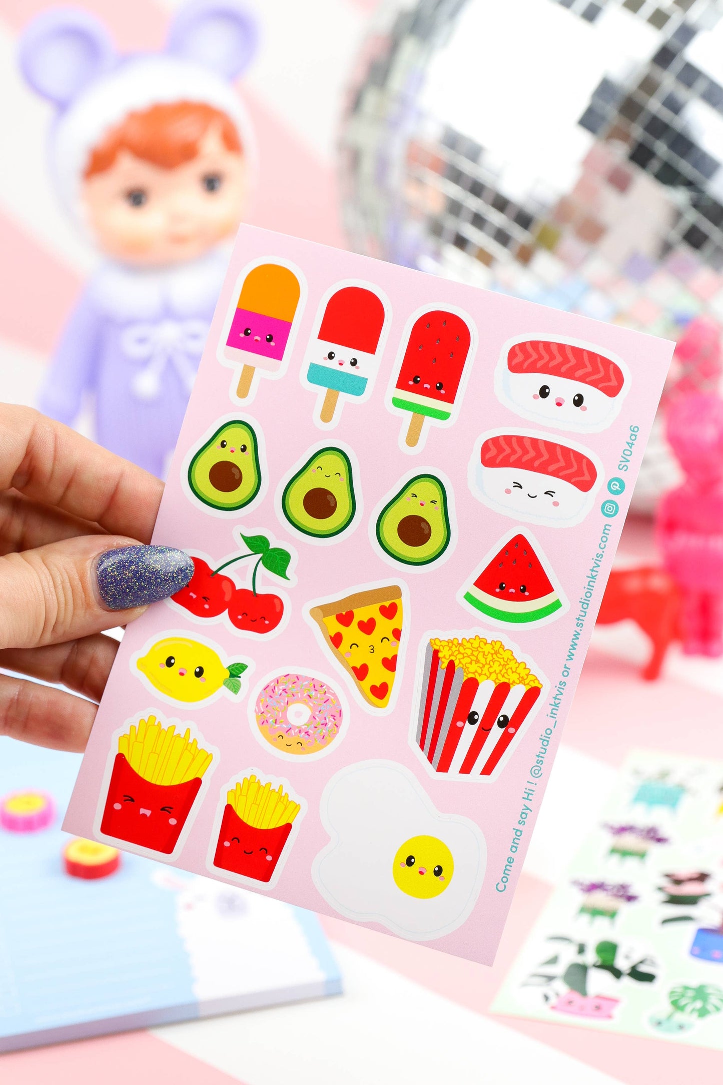 Studio Inktvis B.V. - Stickervel sushi, fruit en fastfood