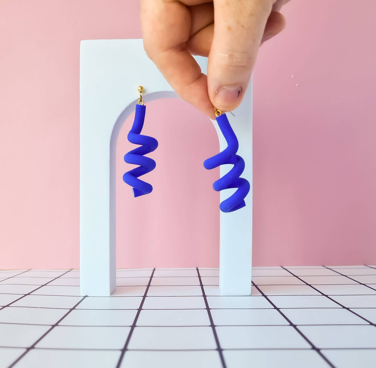 Mono - Handgemaakte spiralen oorbellen van polymeerklei in 6 kleuren: Groen