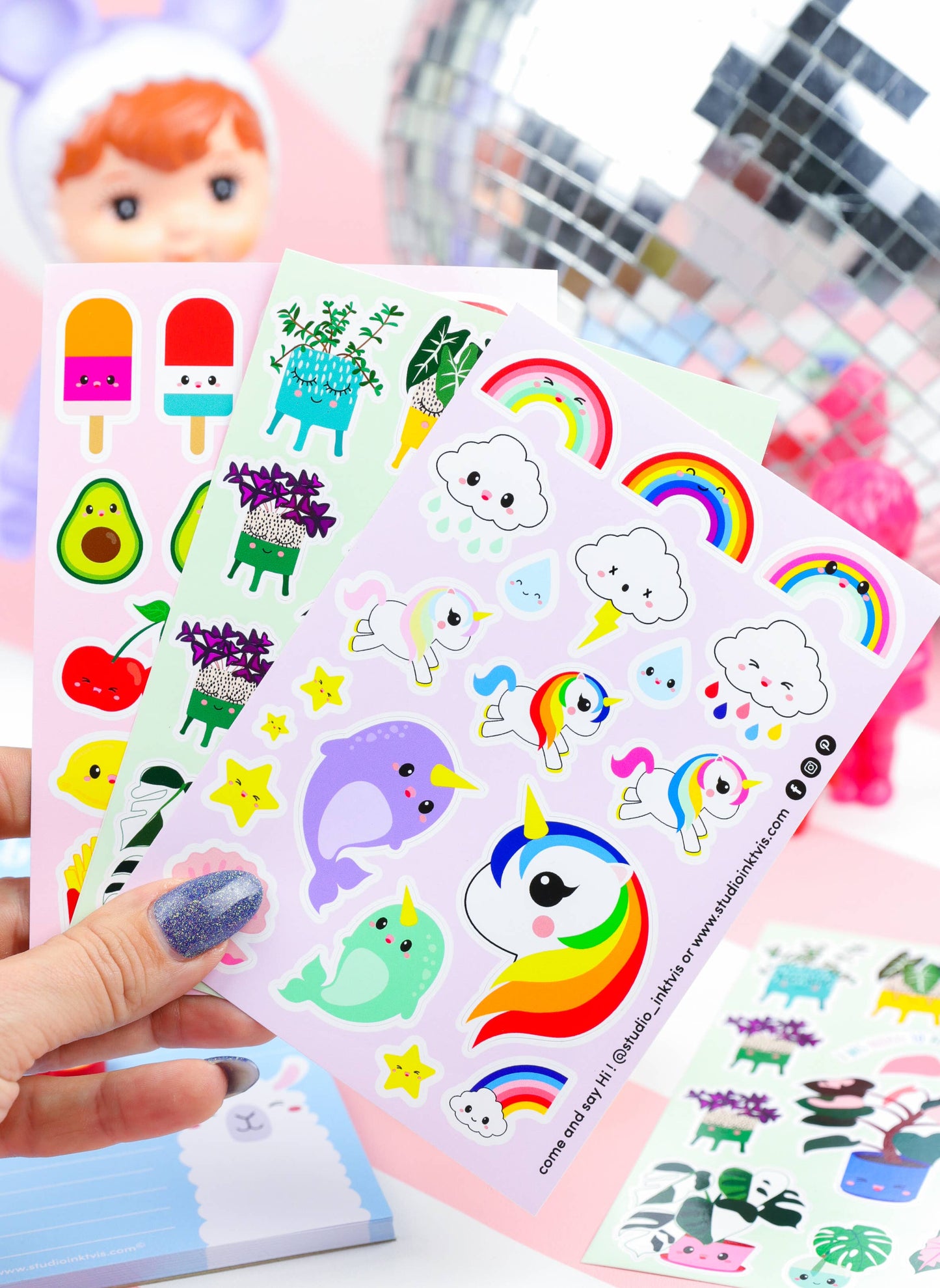 Studio Inktvis B.V. - Stickervel sushi, fruit en fastfood