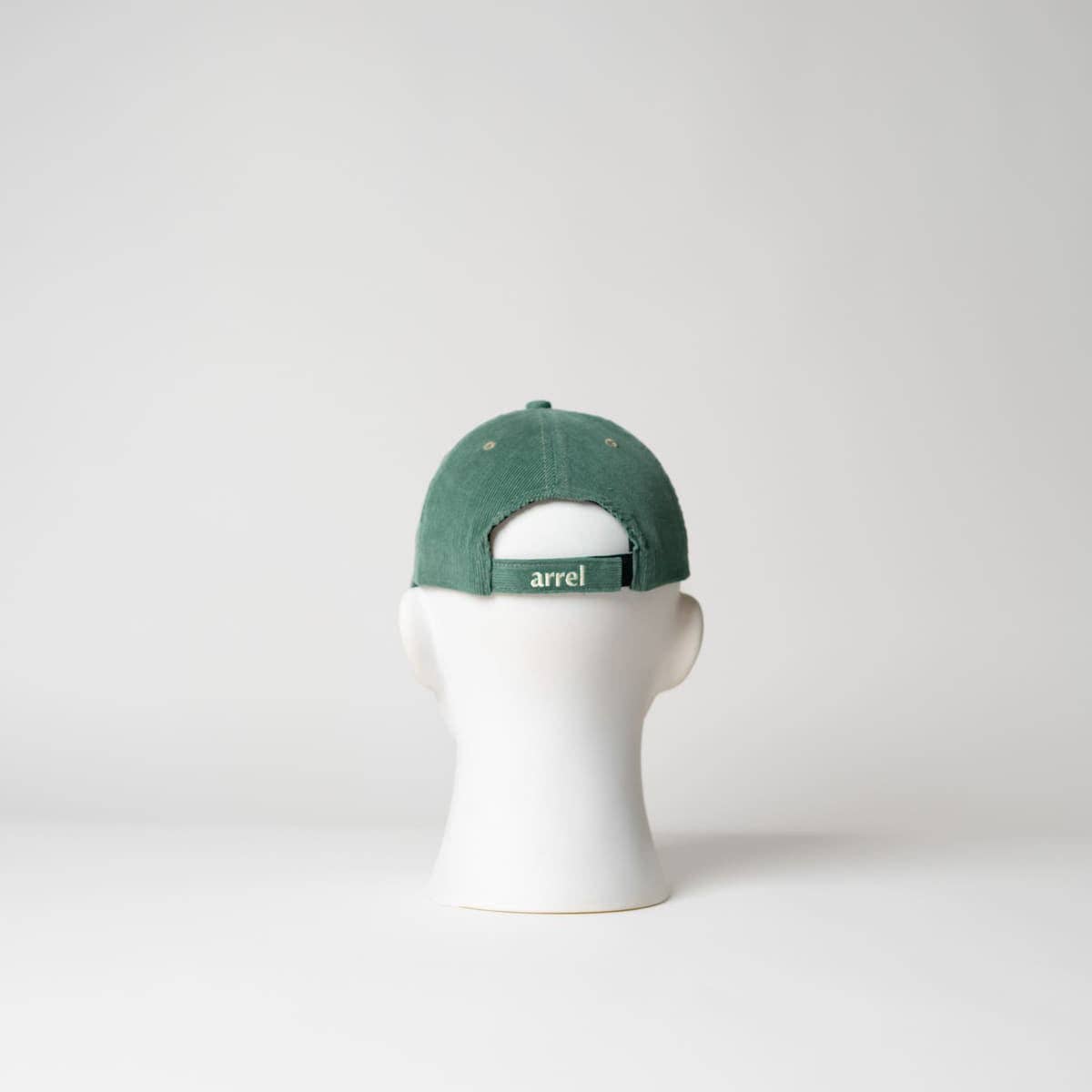 arrel - responsible apparel - Dog Life Balance Premium Cord Dad Cap - groen & crème