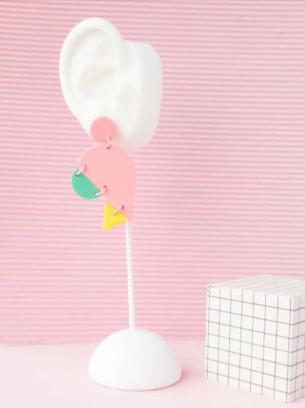 Mono - Kleurrijke oorknopjes in Memphisstijl van polyleerklei: Fushia-Mint Blue