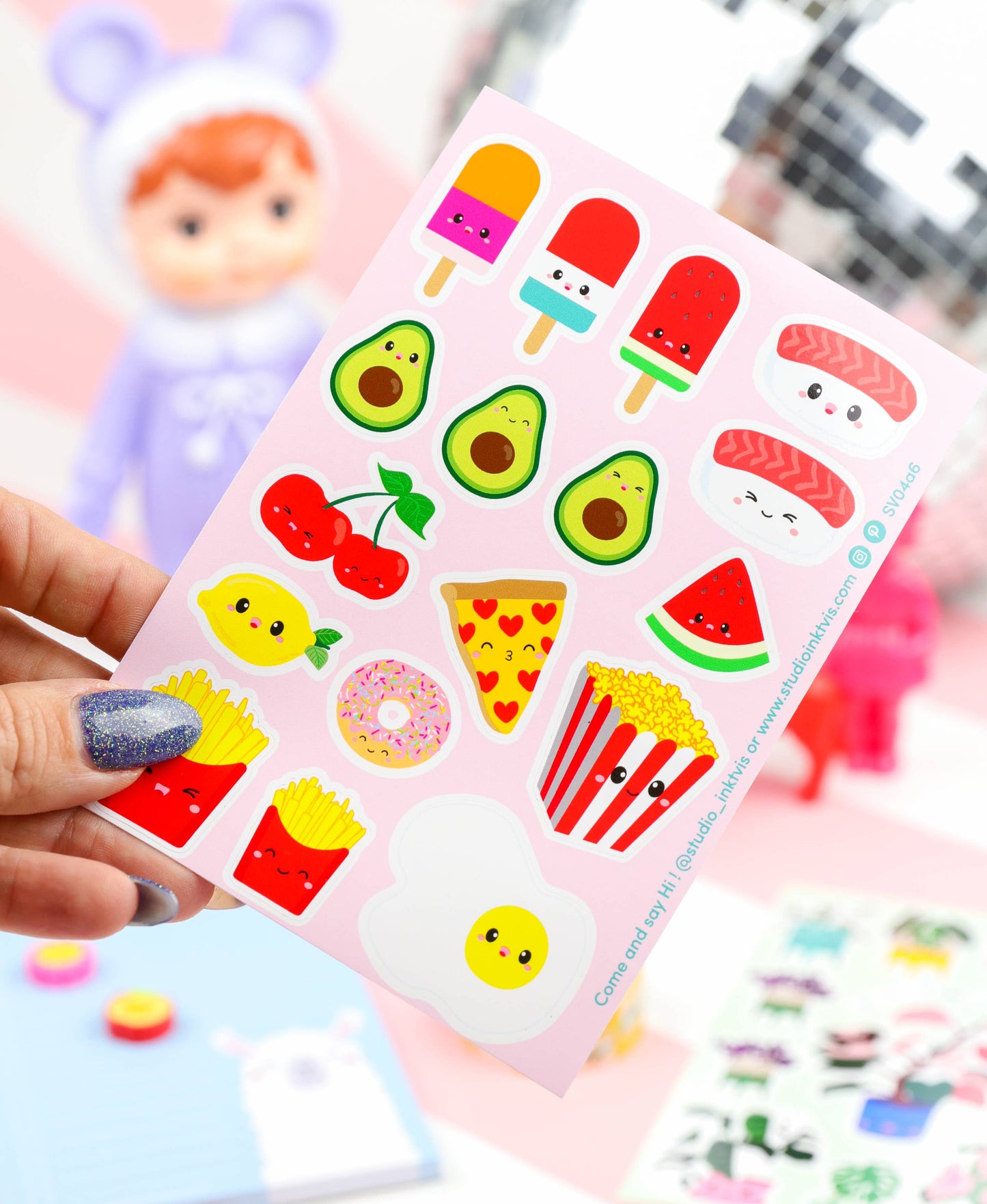 Studio Inktvis B.V. - Stickervel sushi, fruit en fastfood