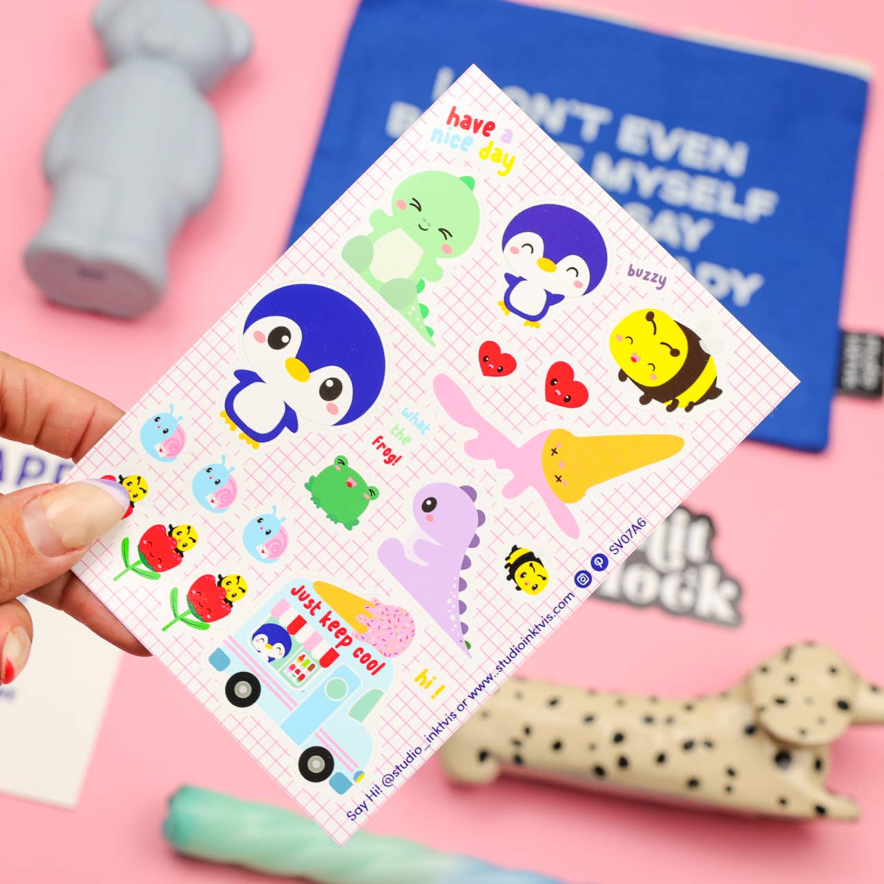 Studio Inktvis B.V. - Stickervel Penguin en Ice Cream Truck