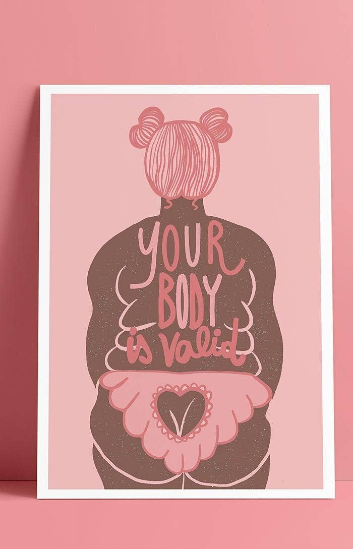 Chiaralascura - Your body is valid - Feministische & lichaamspositieve kunstprint: Lichte huid / A4