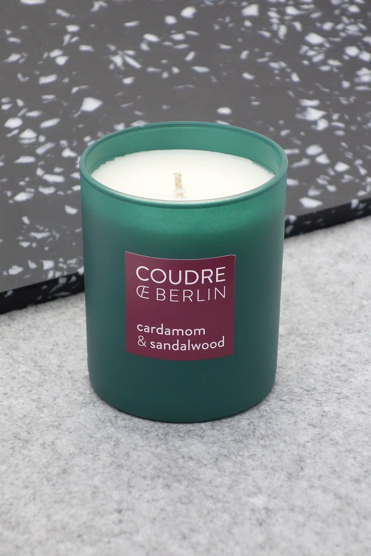 Coudre Berlin - Cardamom & Sandalwood geurkaars van CONTEMPORARIES