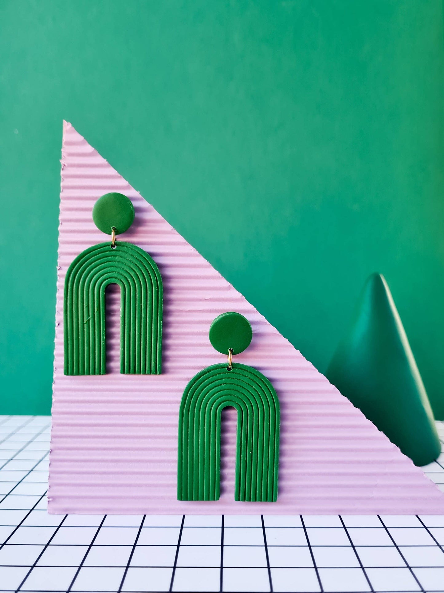 Mono - Handgemaakte Polymeer Klei Oorbellen In Art Deco Stijl: Roze