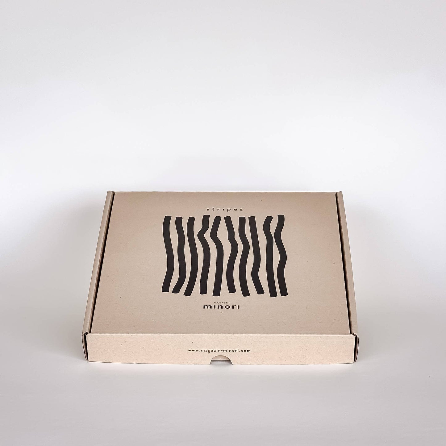 Magazin Minori - Teller klein Stripes - vulkaan zwart