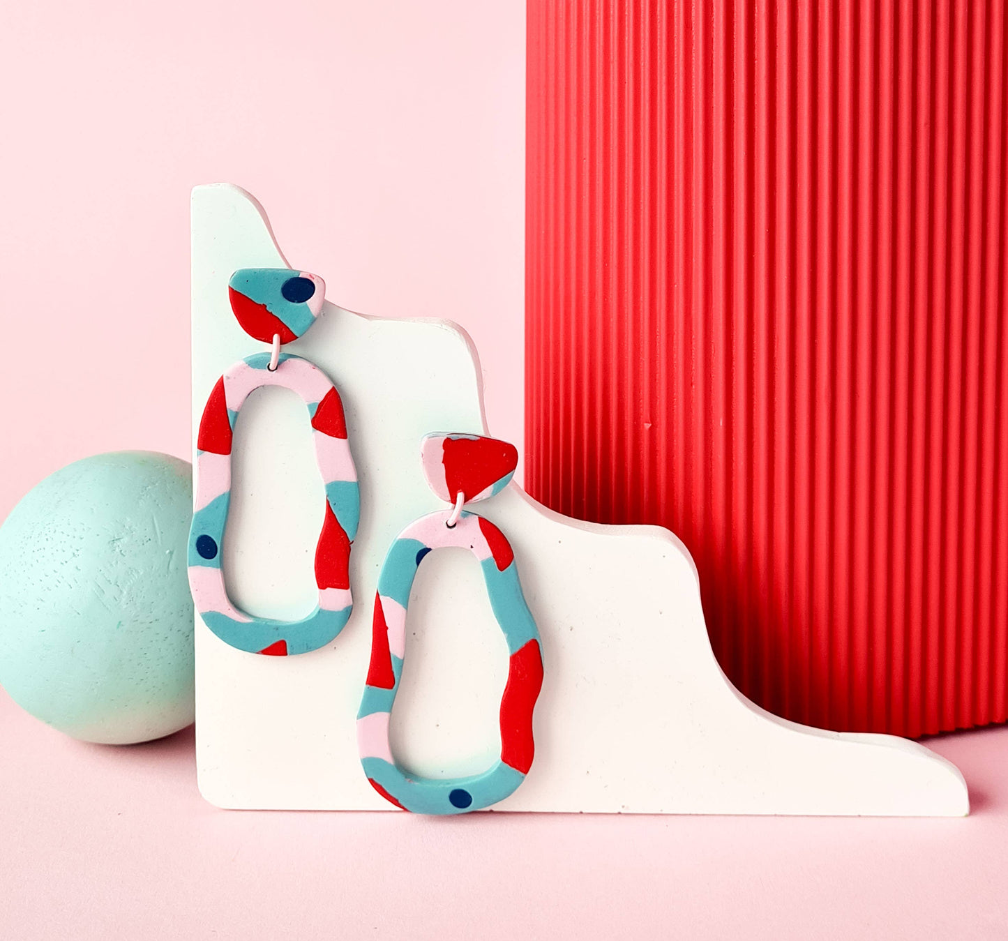 Mono - Mintgroene, rode en roze handgemaakte oorbellen van polymer klei: 2