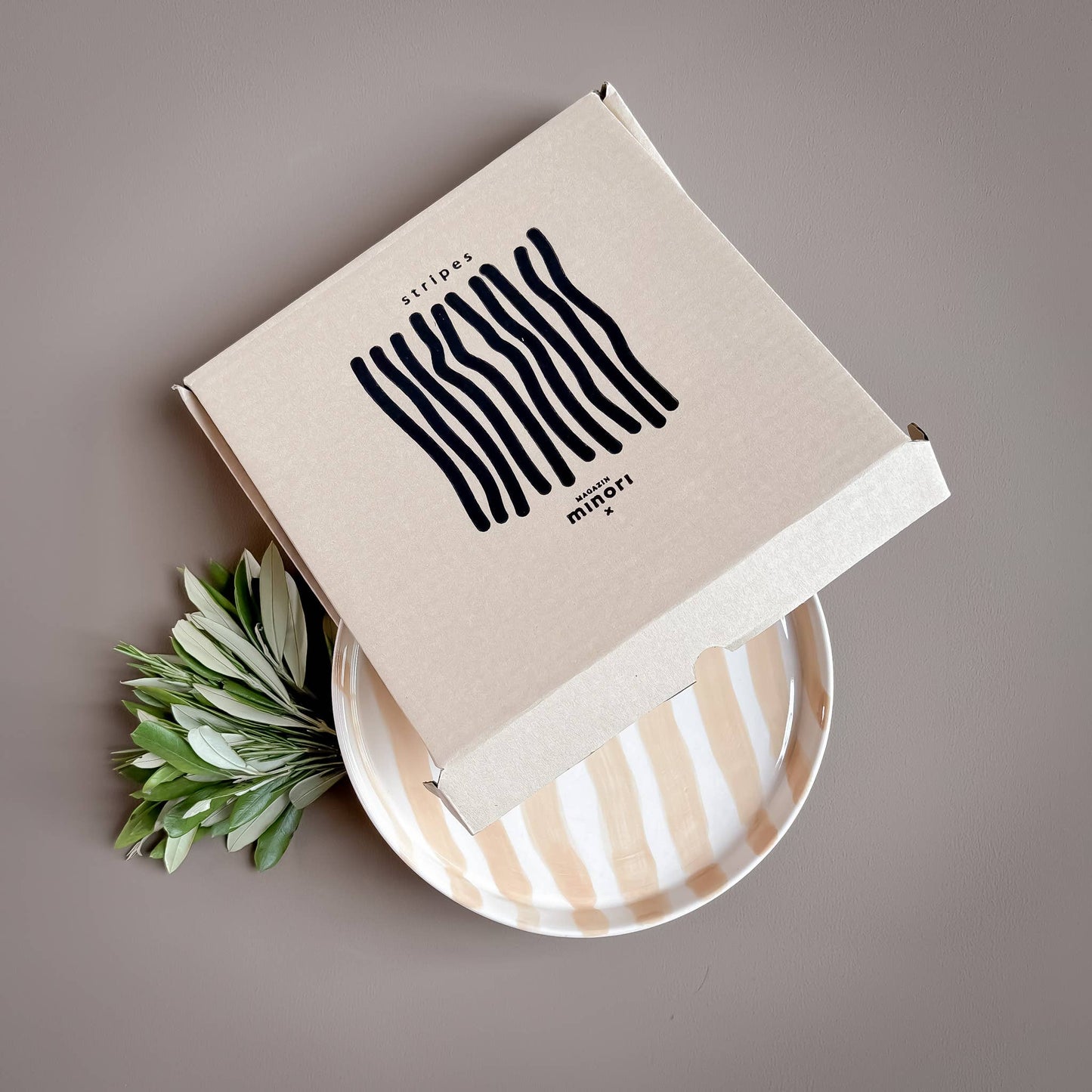Magazin Minori - Teller Stripes - boho beige keramiek