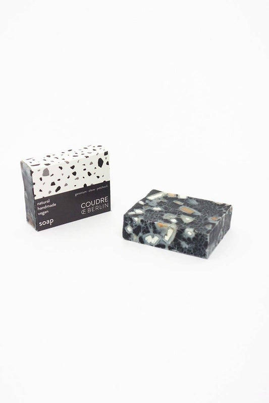 Coudre Berlin – Handmade Natural Charcoal Soap