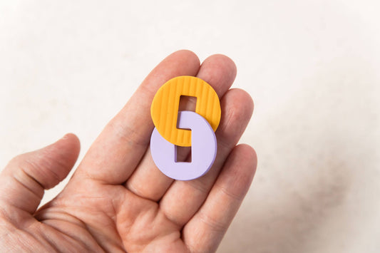 Mono - Handgemaakte oorbellen van verbonden cirkels van polimere klei: Geel