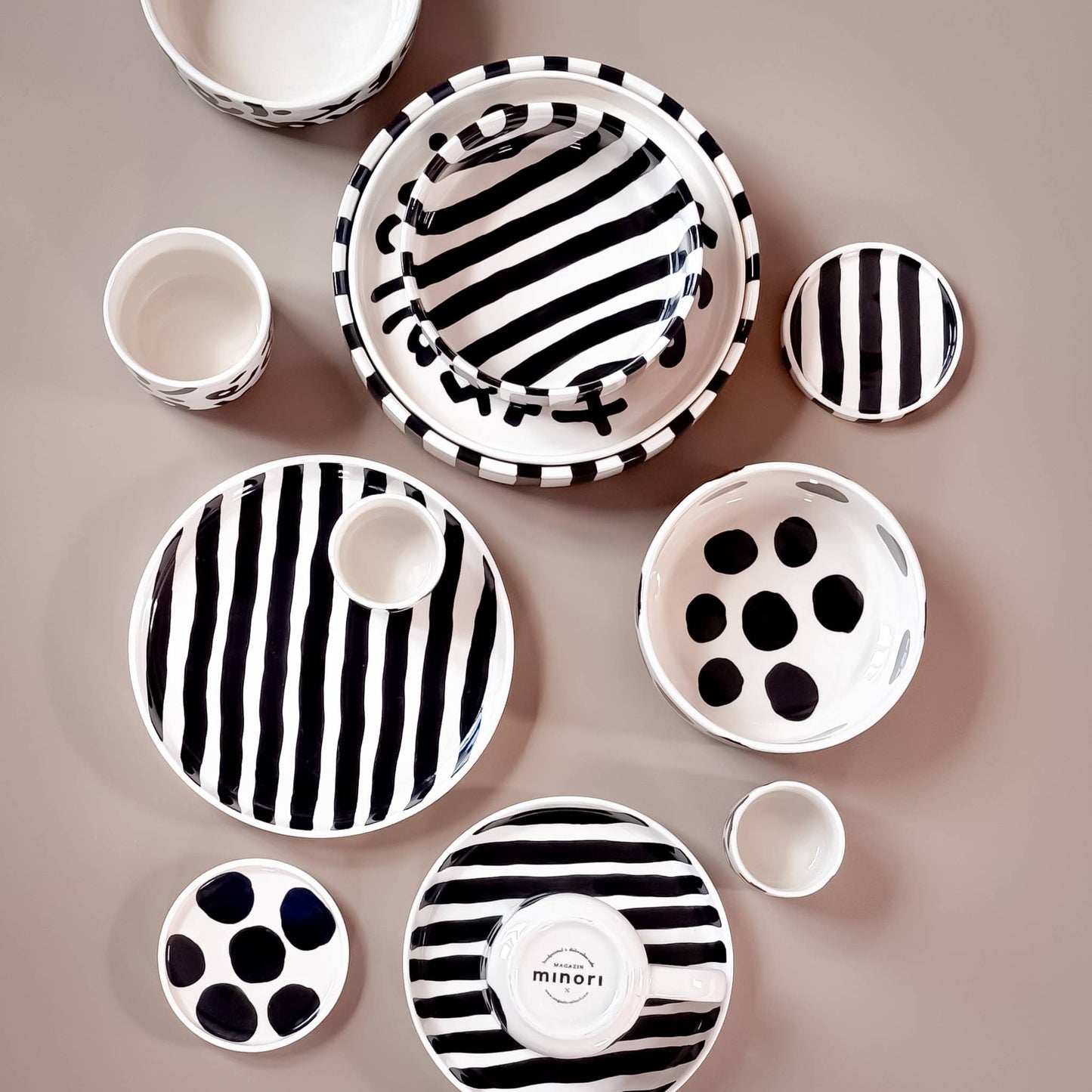 Magazin Minori - Espresso Dots - vulkaan zwart (2-delige set - 4 stuks)