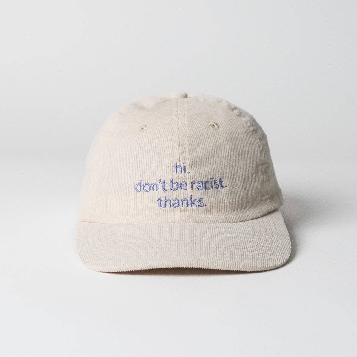 arrel - responsible apparel - Hoi. wees niet racistisch. bedankt. Premium Cord Dad Cap - crème & lavendel