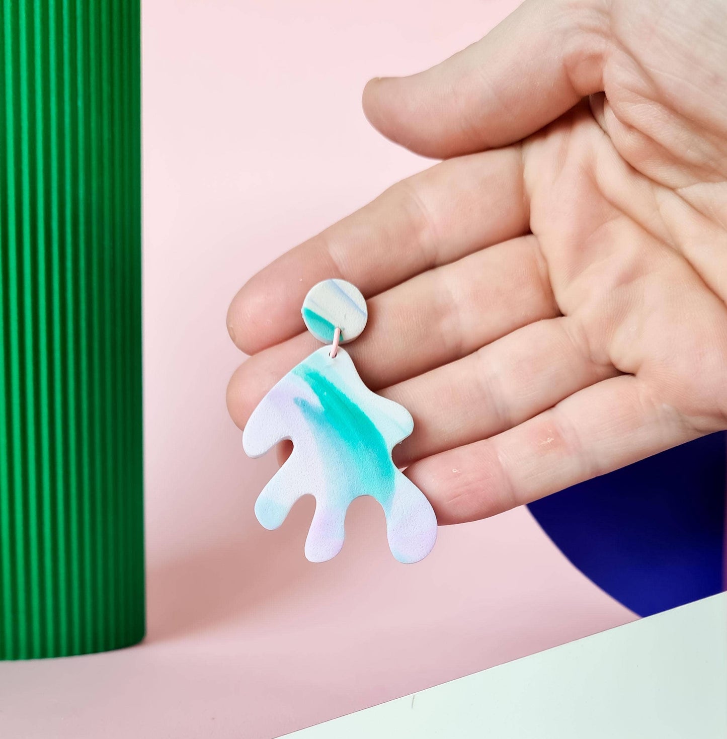Mono - Handgemaakte oorbellen van polymeerklei | Pastelkleuren 80's stijl