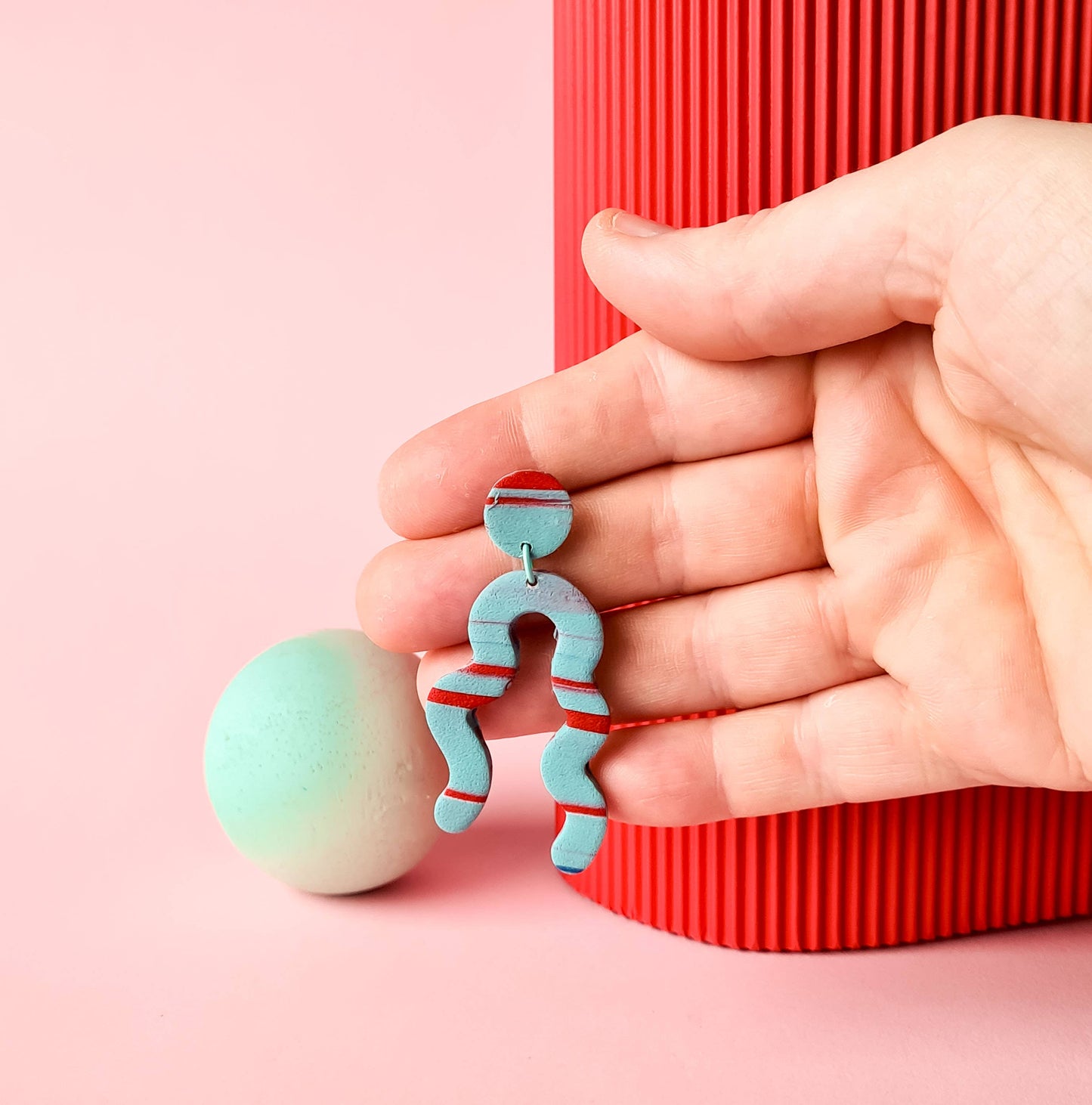 Mono - Mintgroene, rode en roze handgemaakte oorbellen van polymer klei: 2