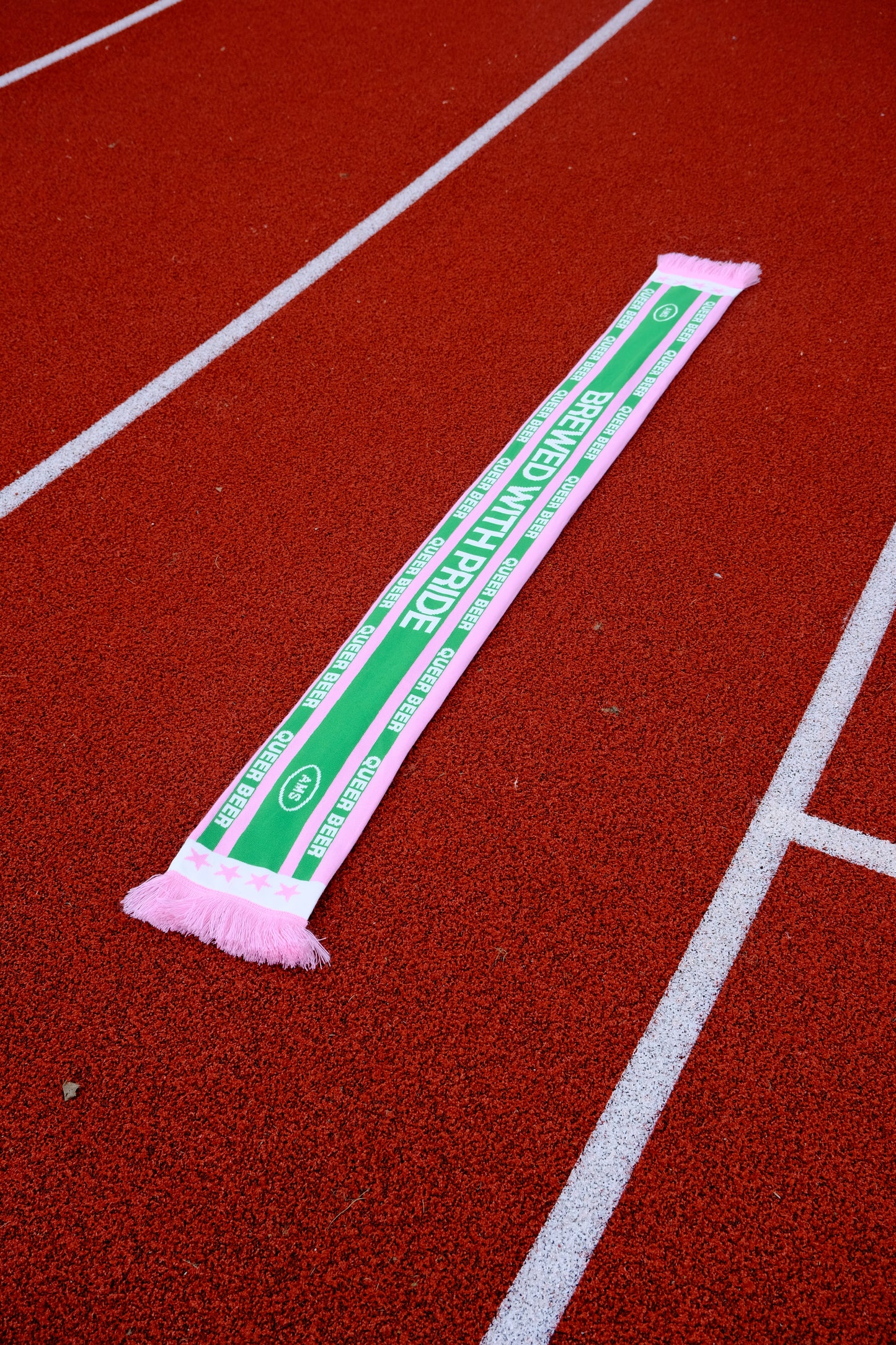 Queer Beer Scarf - green pink