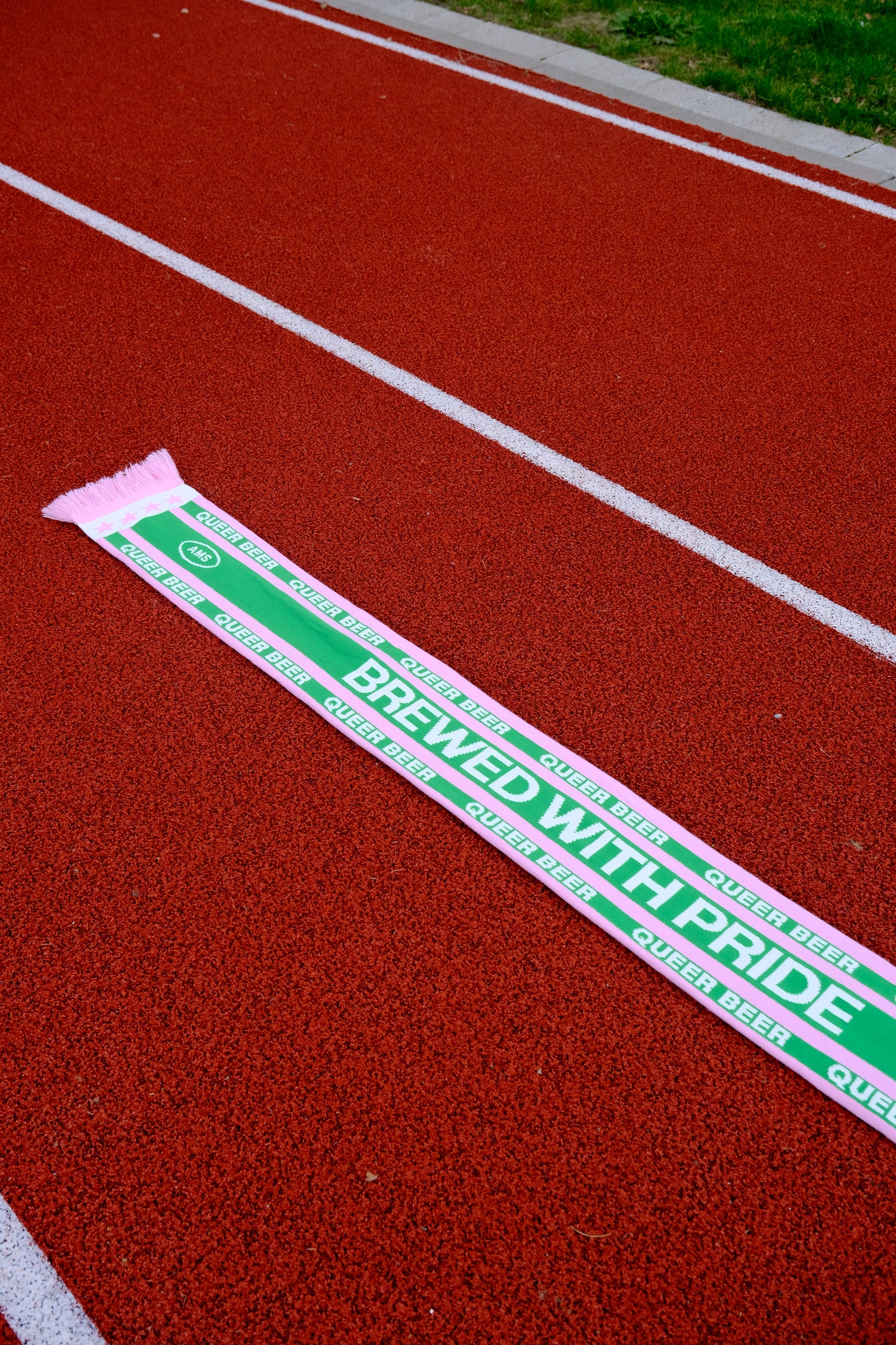 Queer Beer Scarf - green pink