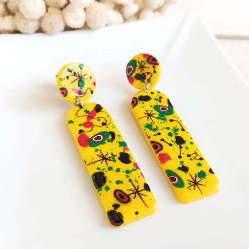 PASTACUITA - Kleurrijke hangoorbellen in surrealistische stijl met abstracte vormen: Niet gespecificeerd. Met deze optie kunt u ons later op de hoogte brengen van de kleuren of deze naar eigen goeddunken achterlaten. / Polymeerklei en roestvrij staal
