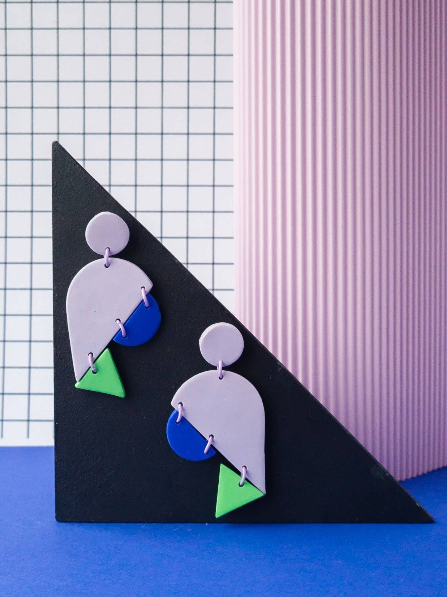 Mono - Kleurrijke Memphis-Stijl Polymeerklei Oorbellen Jaren'80: Violet Blue Green