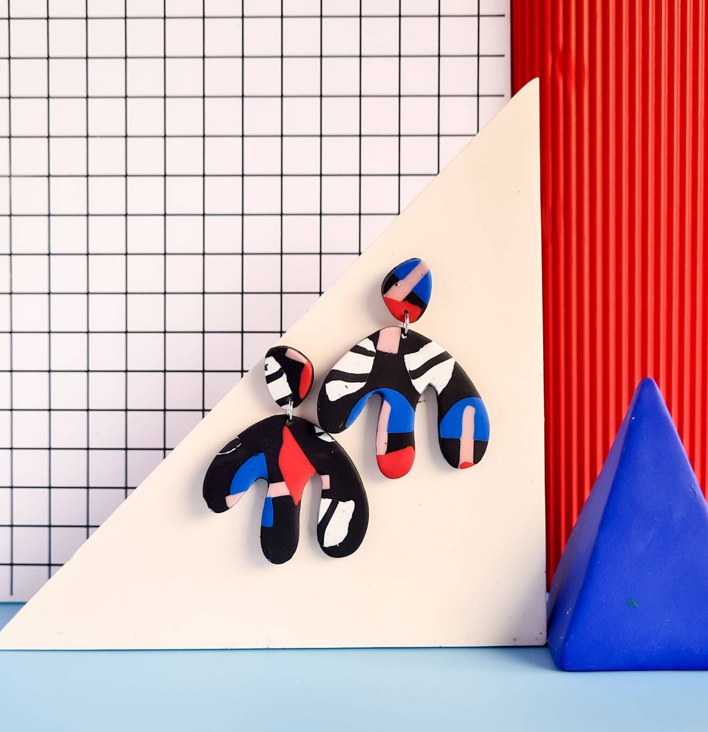 Mono - Zwarte en meerkleurige handgemaakte oorbellen van polymeerklei: 2