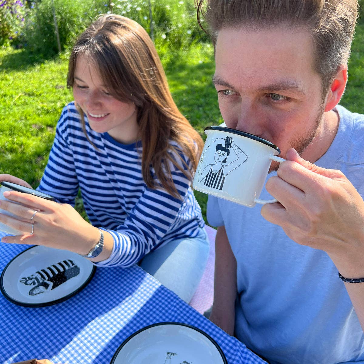 helen b - Mok vic and his bialetti