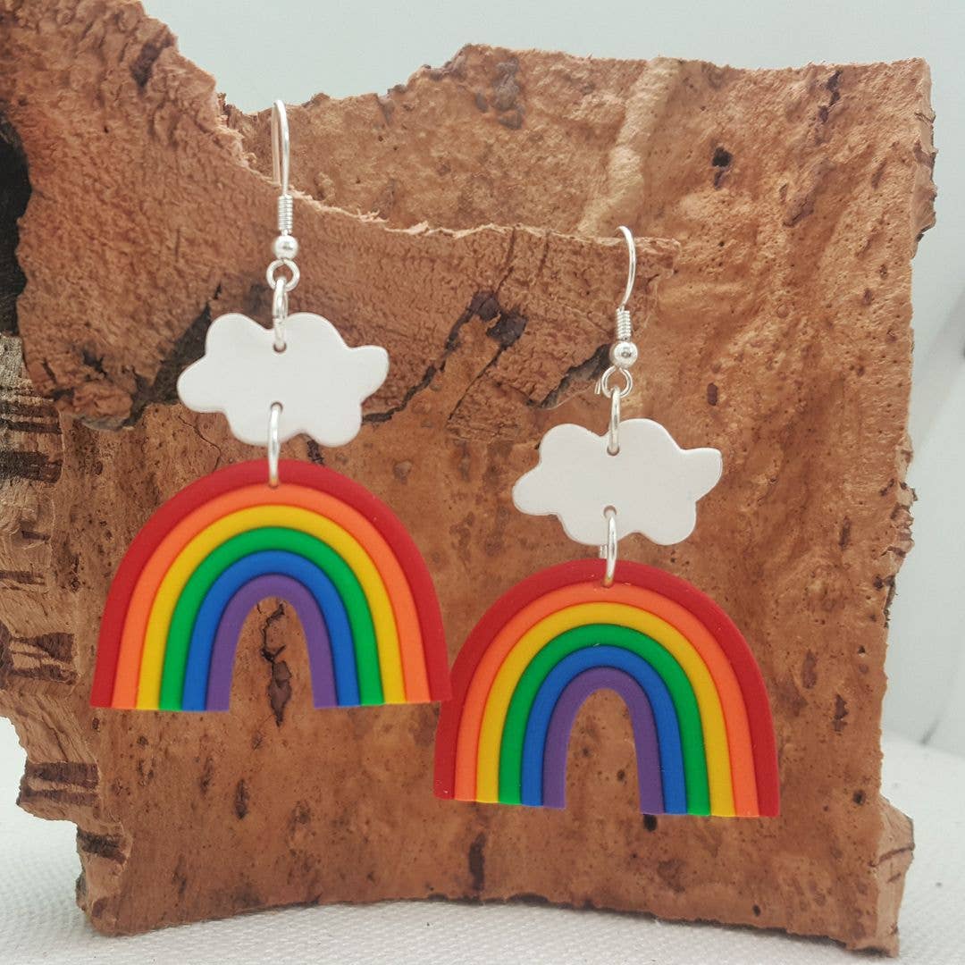 PASTACUITA - Regenboog oorbellen met wolkje, handgemaakt met liefde: Klassieke kleuren met haak + rode halve cirkel / Roestvrij staal, polymeerklei