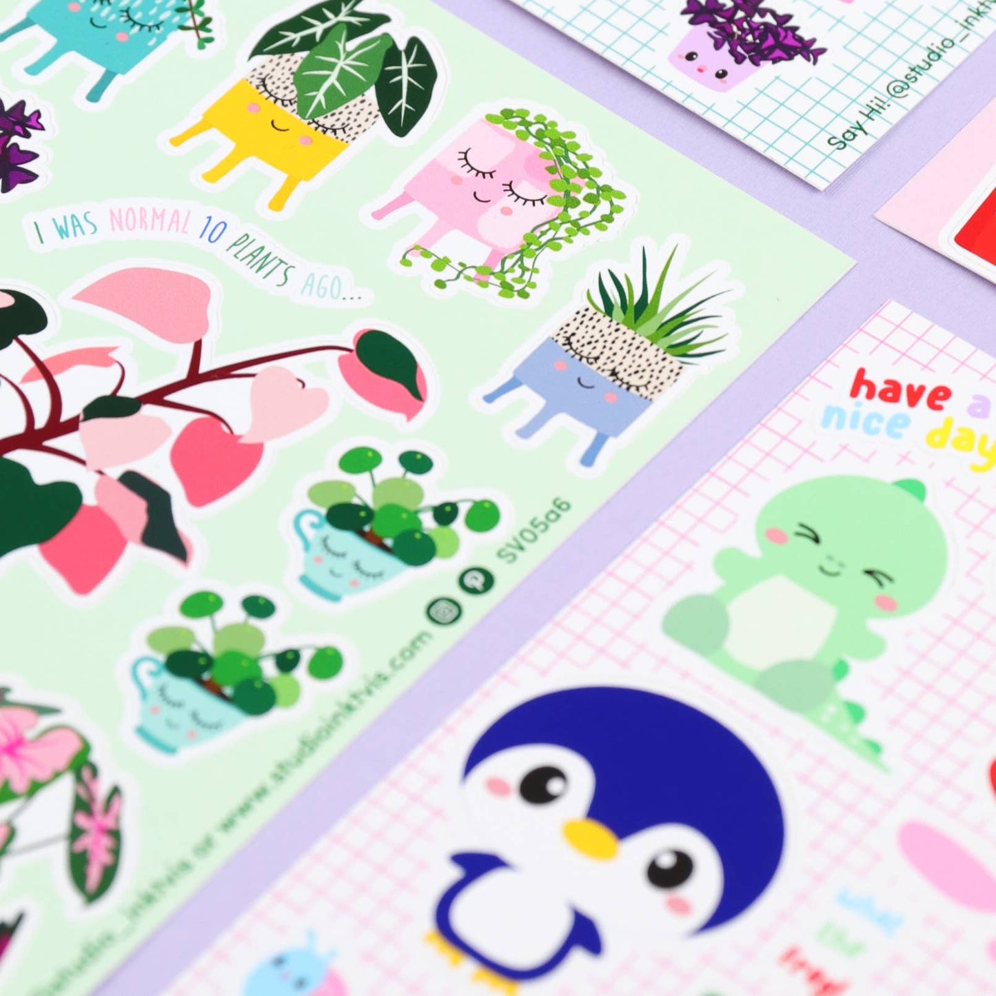 Studio Inktvis B.V. - Stickervel Planten met Pink Princess, Monstera en Pilea