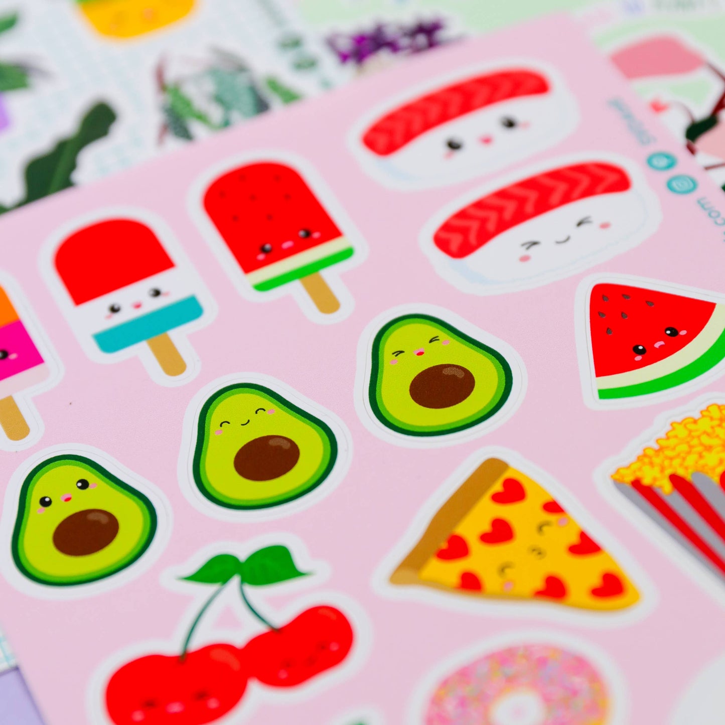 Studio Inktvis B.V. - Stickervel sushi, fruit en fastfood