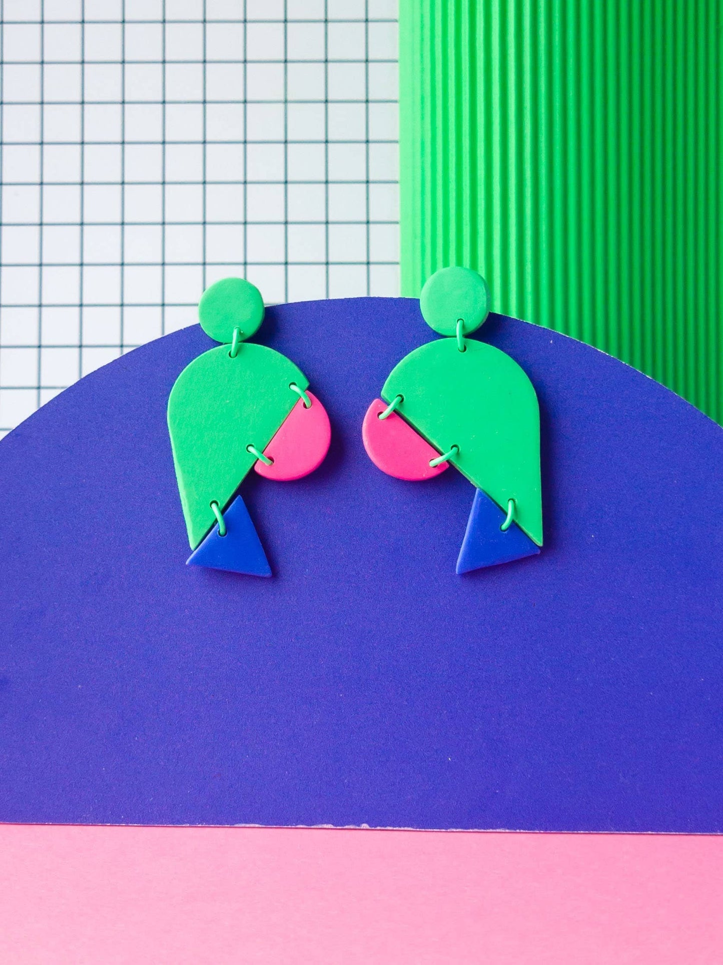 Mono - Kleurrijke Memphis-Stijl Polymeerklei Oorbellen Jaren'80: Violet Blue Green