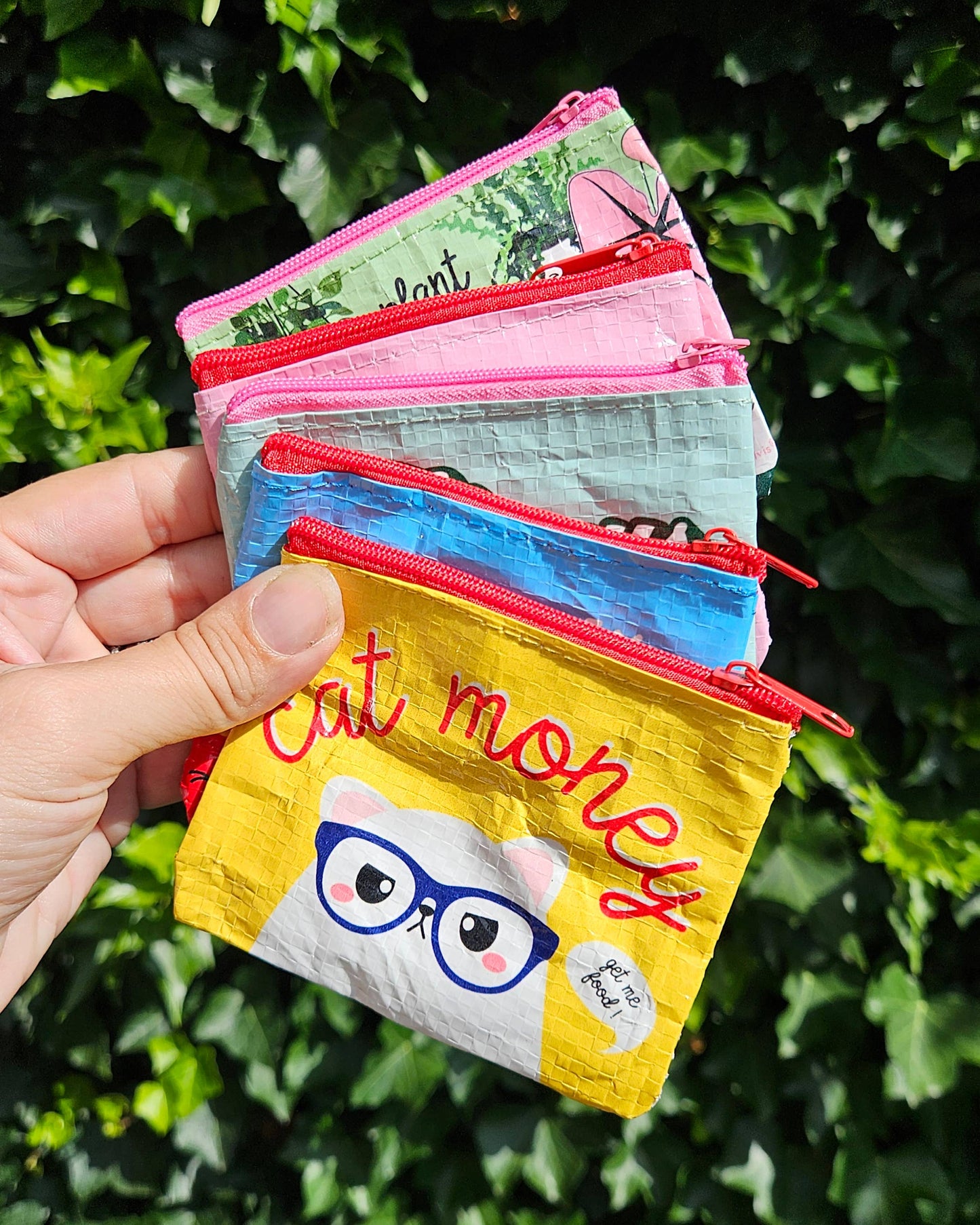Studio Inktvis B.V. - Mini portemonnee met muntvakje – voeg wat pit toe! Gemaakt van gerecycled plastic