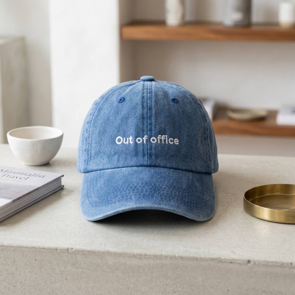 Grasshopper - Out of Office blauwe geborduurde pet: Pink
