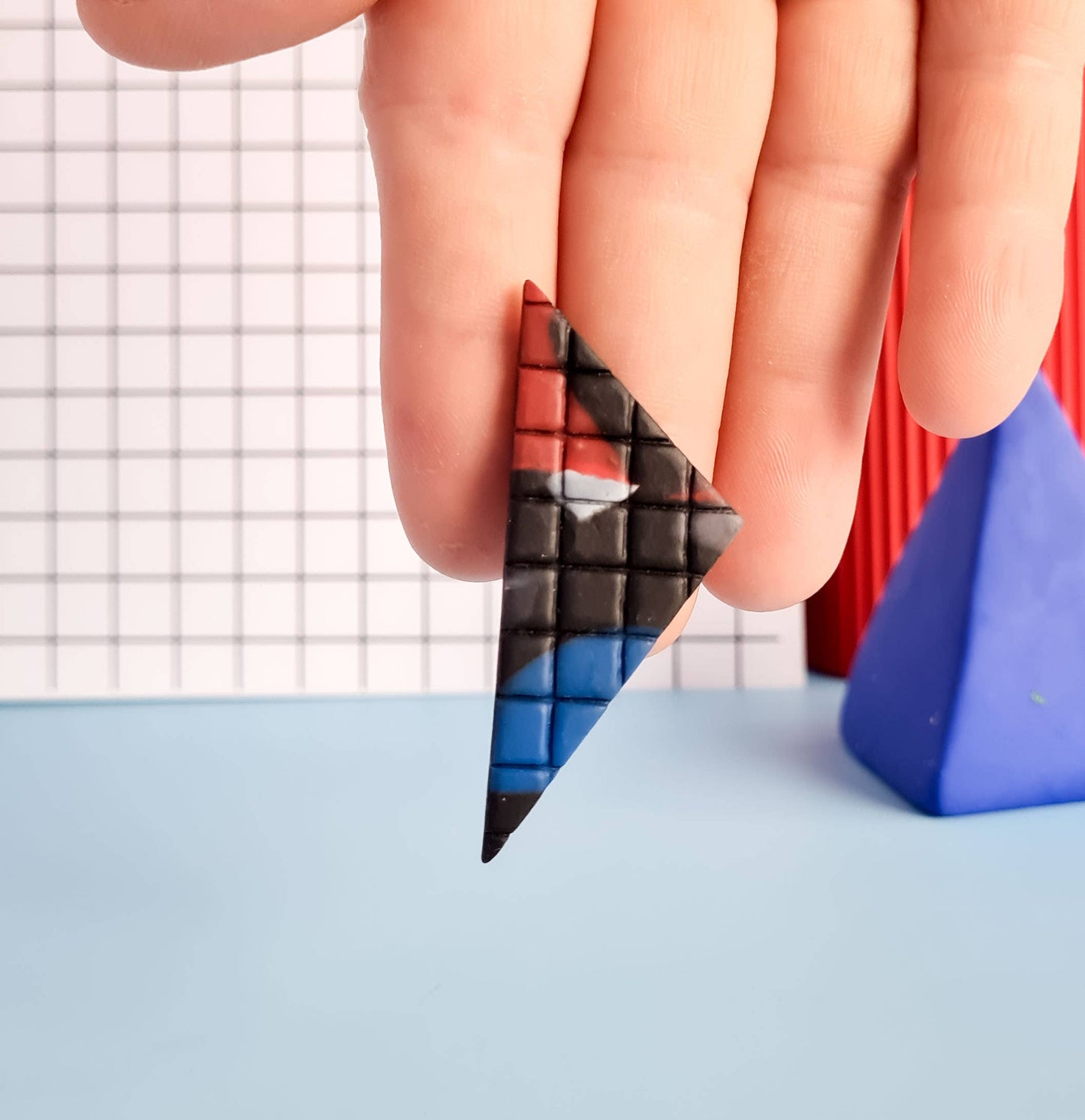 Mono - Zwarte en meerkleurige handgemaakte oorbellen van polymeerklei: 1